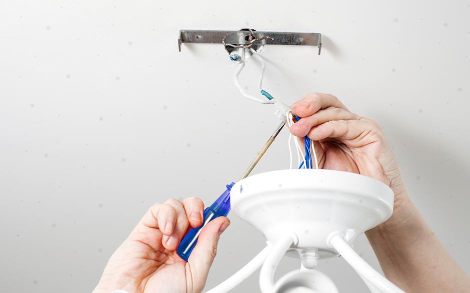 recherche travail électricien bâtiment Lisses